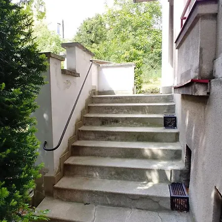 Сasa de vacaciones Private Flat In Style House Close To Center, With Private Parking