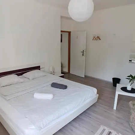 Private Flat In Style House Close To Center, With Private Parking
